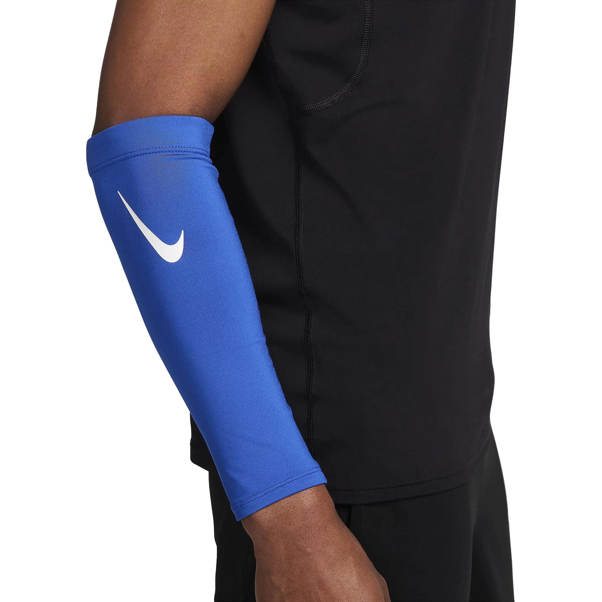 nike full zip black hoodie