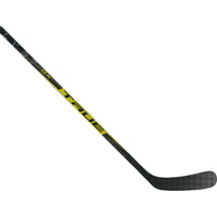 Bâton de hockey Catalyst 9X de True Hockey 55 Flex pour intermédiaire (2021)