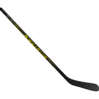 Bâton de hockey Catalyst 9X de True Hockey 20 Flex pour juenes (2021)